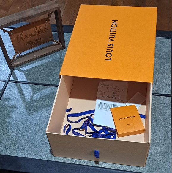 Louis Vuitton Other - LOUIS VUITTON GIFT BOX